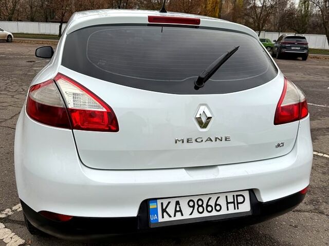 Белый Рено Меган, объемом двигателя 1.5 л и пробегом 239 тыс. км за 6470 $, фото 4 на Automoto.ua