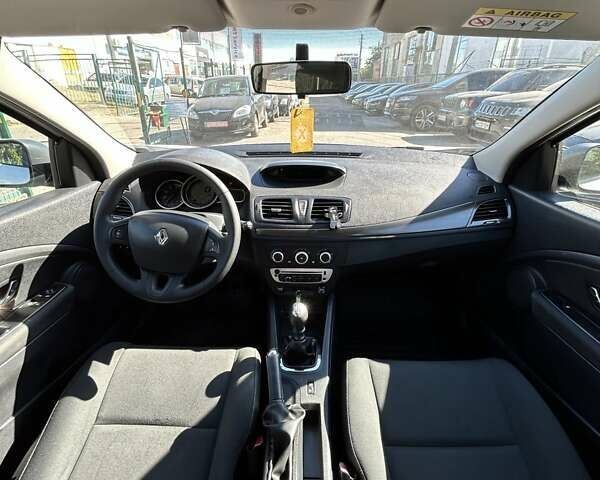 Белый Рено Меган, объемом двигателя 1.5 л и пробегом 231 тыс. км за 8200 $, фото 15 на Automoto.ua