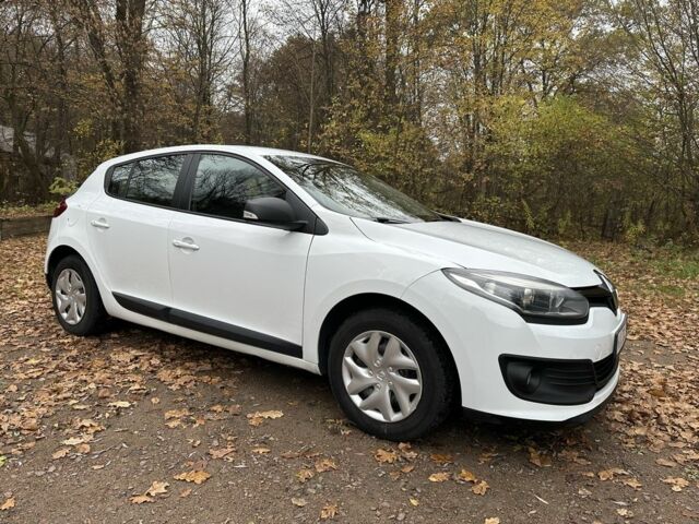 Рено Меган 2014 в Киеве на Automoto.ua Белый Рено Меган, объемом двигателя 1.5 л и пробегом 209 тыс. км за 7700 $, фото 7 на Automoto.ua