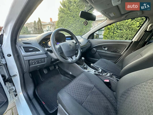 Белый Рено Меган, объемом двигателя 1.46 л и пробегом 200 тыс. км за 7200 $, фото 42 на Automoto.ua