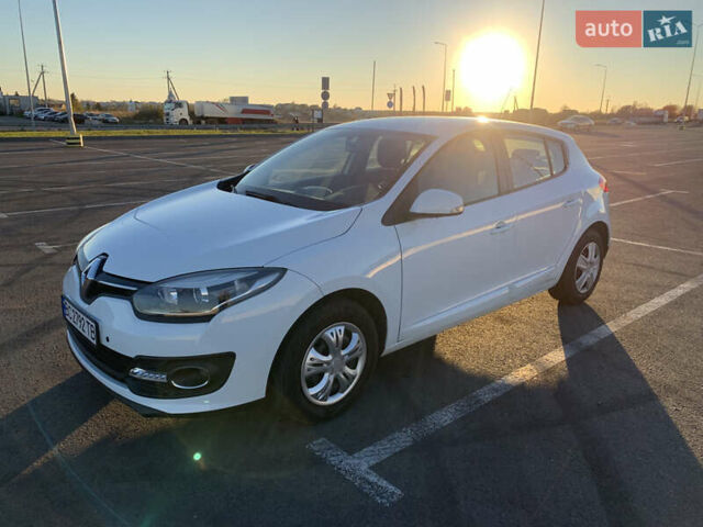Белый Рено Меган, объемом двигателя 1.2 л и пробегом 193 тыс. км за 5500 $, фото 1 на Automoto.ua