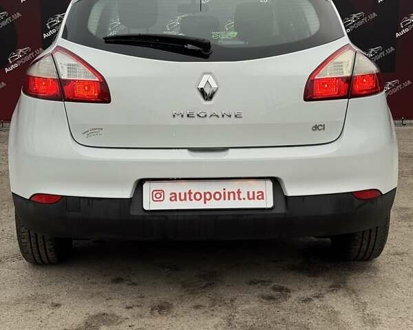 Белый Рено Меган, объемом двигателя 1.5 л и пробегом 231 тыс. км за 8200 $, фото 10 на Automoto.ua