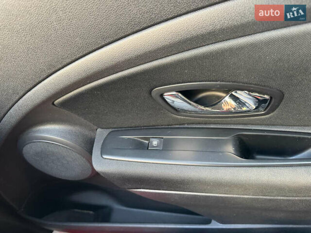 Белый Рено Меган, объемом двигателя 1.5 л и пробегом 164 тыс. км за 7750 $, фото 28 на Automoto.ua