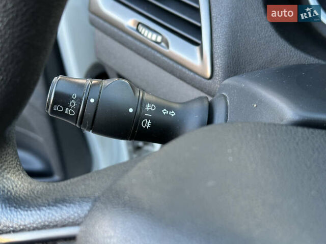 Белый Рено Меган, объемом двигателя 1.46 л и пробегом 200 тыс. км за 7200 $, фото 51 на Automoto.ua