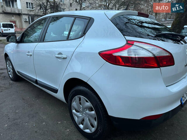 Белый Рено Меган, объемом двигателя 1.5 л и пробегом 164 тыс. км за 7750 $, фото 21 на Automoto.ua