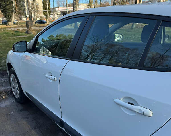 Белый Рено Меган, объемом двигателя 1.5 л и пробегом 164 тыс. км за 7750 $, фото 18 на Automoto.ua