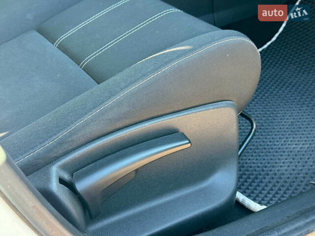 Белый Рено Меган, объемом двигателя 1.5 л и пробегом 184 тыс. км за 7790 $, фото 20 на Automoto.ua