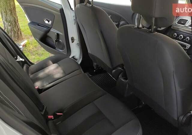 Рено Меган 2014 в Житомире на Automoto.ua Белый Рено Меган, объемом двигателя 1.5 л и пробегом 205 тыс. км за 6950 $, фото 8 на Automoto.ua