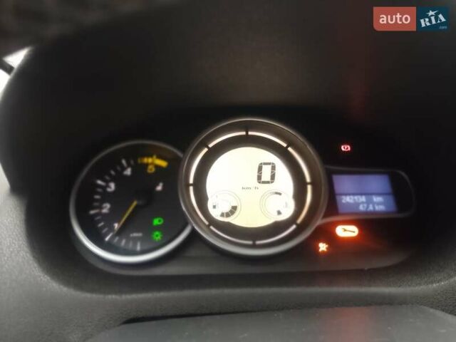 Белый Рено Меган, объемом двигателя 1.46 л и пробегом 242 тыс. км за 6700 $, фото 13 на Automoto.ua