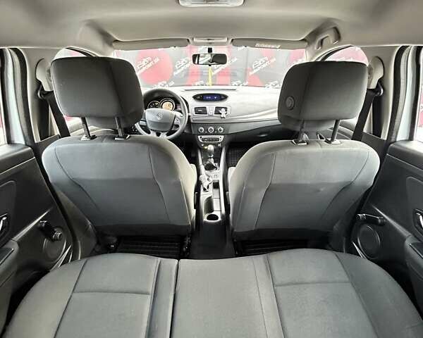 Білий Рено Меган, об'ємом двигуна 1.5 л та пробігом 231 тис. км за 7900 $, фото 18 на Automoto.ua