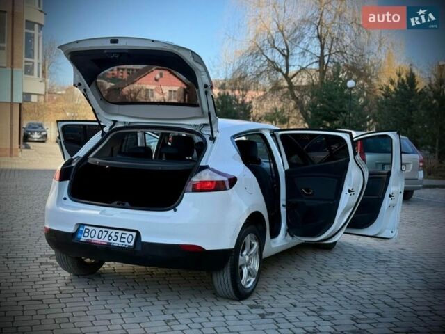 Білий Рено Меган, об'ємом двигуна 1.46 л та пробігом 286 тис. км за 6900 $, фото 25 на Automoto.ua