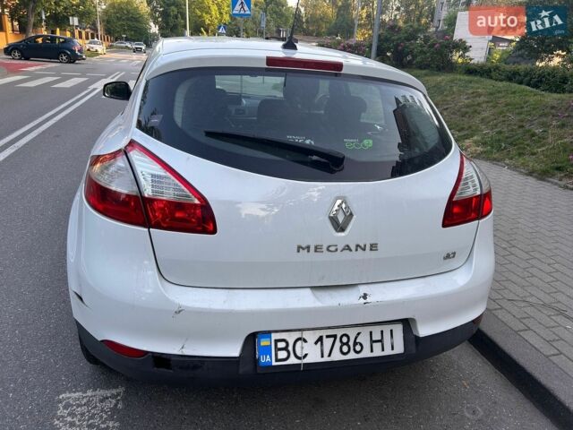 Білий Рено Меган, об'ємом двигуна 1.6 л та пробігом 246 тис. км за 7700 $, фото 2 на Automoto.ua