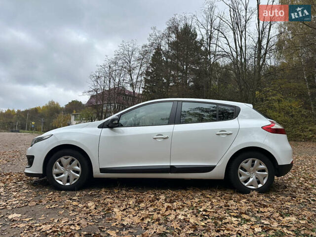 Белый Рено Меган, объемом двигателя 1.46 л и пробегом 205 тыс. км за 7550 $, фото 13 на Automoto.ua