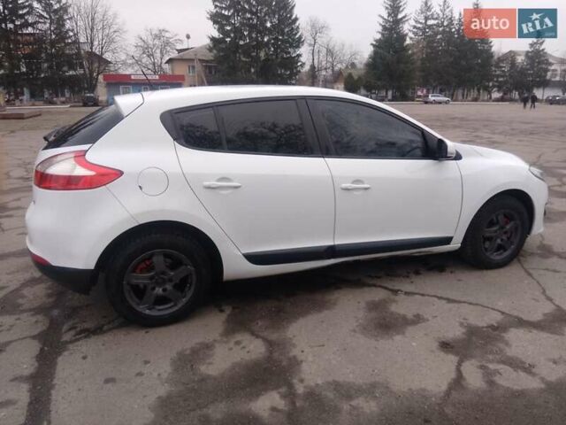 Белый Рено Меган, объемом двигателя 1.46 л и пробегом 242 тыс. км за 6700 $, фото 7 на Automoto.ua