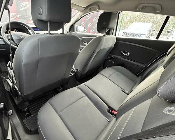 Білий Рено Меган, об'ємом двигуна 1.5 л та пробігом 231 тис. км за 7900 $, фото 19 на Automoto.ua