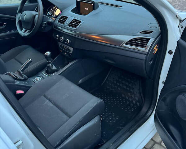 Белый Рено Меган, объемом двигателя 1.5 л и пробегом 164 тыс. км за 7750 $, фото 63 на Automoto.ua