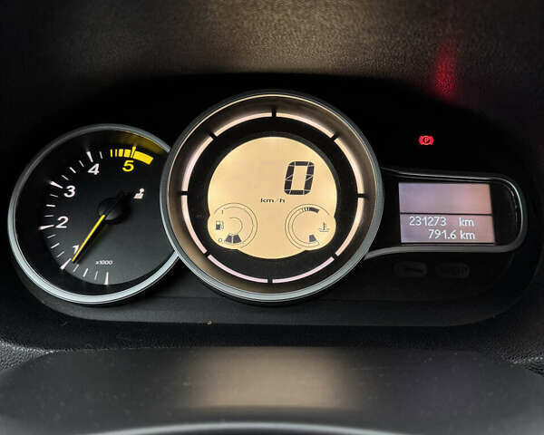 Белый Рено Меган, объемом двигателя 1.5 л и пробегом 231 тыс. км за 8200 $, фото 28 на Automoto.ua