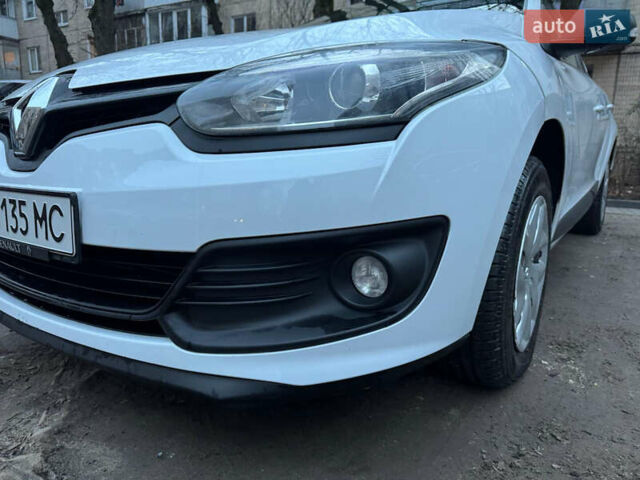 Белый Рено Меган, объемом двигателя 1.5 л и пробегом 164 тыс. км за 7750 $, фото 5 на Automoto.ua