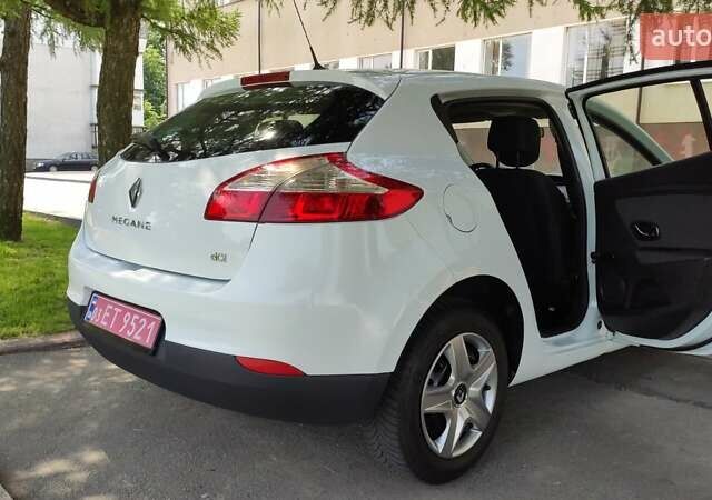 Рено Меган 2014 в Житомире на Automoto.ua Белый Рено Меган, объемом двигателя 1.5 л и пробегом 205 тыс. км за 6950 $, фото 27 на Automoto.ua