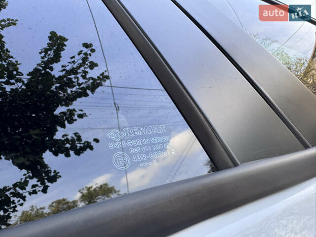 Білий Рено Меган, об'ємом двигуна 1.46 л та пробігом 158 тис. км за 8400 $, фото 48 на Automoto.ua