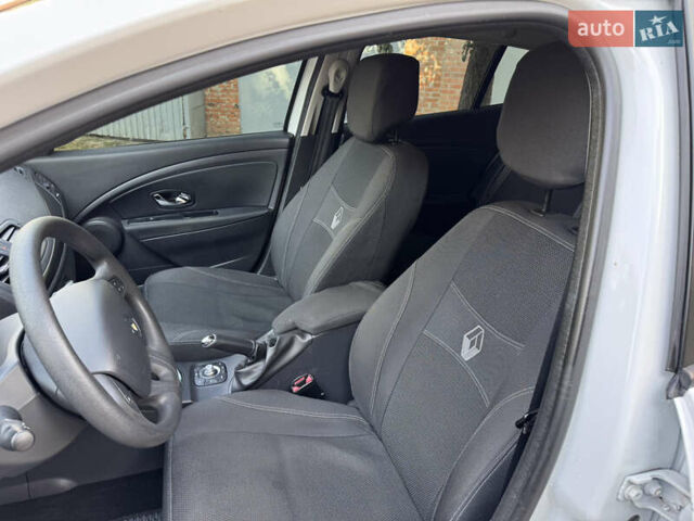 Білий Рено Меган, об'ємом двигуна 1.46 л та пробігом 158 тис. км за 8400 $, фото 18 на Automoto.ua