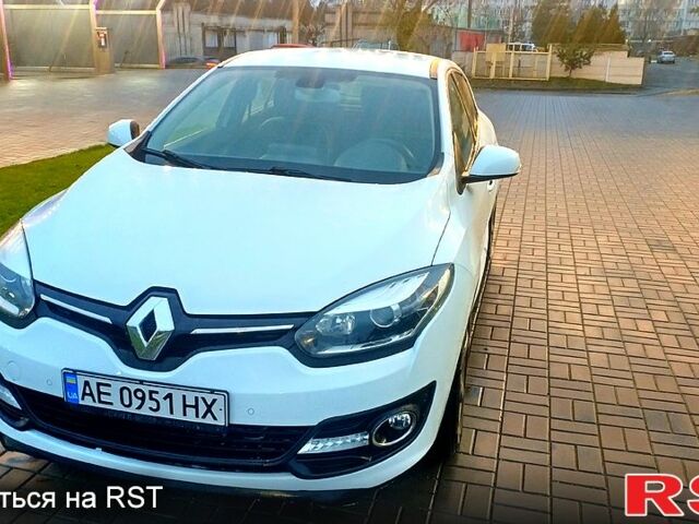 Белый Рено Меган, объемом двигателя 1.5 л и пробегом 54 тыс. км за 12140 $, фото 2 на Automoto.ua