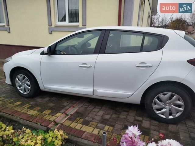 Белый Рено Меган, объемом двигателя 1.5 л и пробегом 314 тыс. км за 7700 $, фото 9 на Automoto.ua