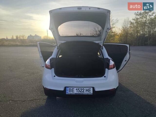 Білий Рено Меган, об'ємом двигуна 1.46 л та пробігом 188 тис. км за 9600 $, фото 9 на Automoto.ua