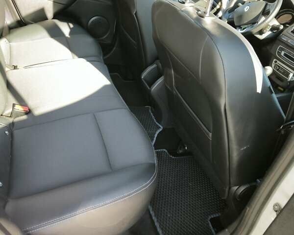 Белый Рено Меган, объемом двигателя 1.46 л и пробегом 161 тыс. км за 9000 $, фото 33 на Automoto.ua