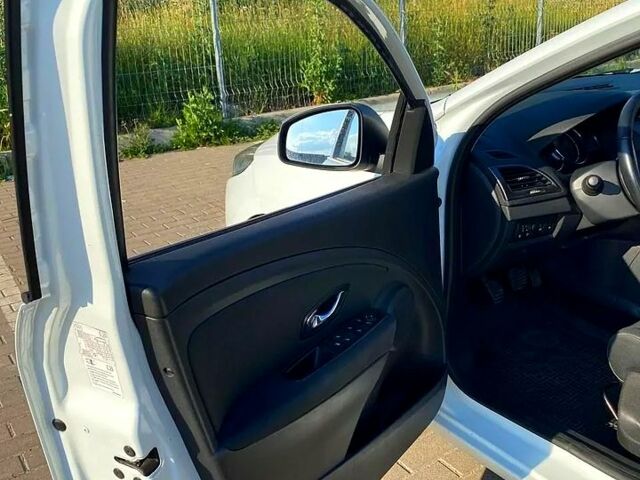 Білий Рено Меган, об'ємом двигуна 1.5 л та пробігом 215 тис. км за 8800 $, фото 8 на Automoto.ua