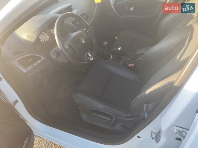 Білий Рено Меган, об'ємом двигуна 1.46 л та пробігом 188 тис. км за 9600 $, фото 11 на Automoto.ua
