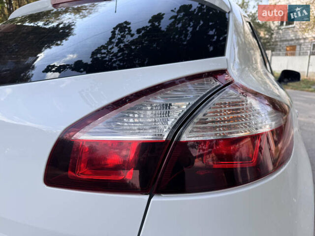 Білий Рено Меган, об'ємом двигуна 1.46 л та пробігом 158 тис. км за 8400 $, фото 28 на Automoto.ua