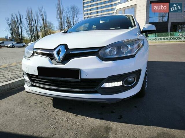 Белый Рено Меган, объемом двигателя 1.46 л и пробегом 161 тыс. км за 9000 $, фото 13 на Automoto.ua