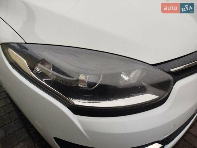 Белый Рено Меган, объемом двигателя 1.5 л и пробегом 314 тыс. км за 7700 $, фото 3 на Automoto.ua