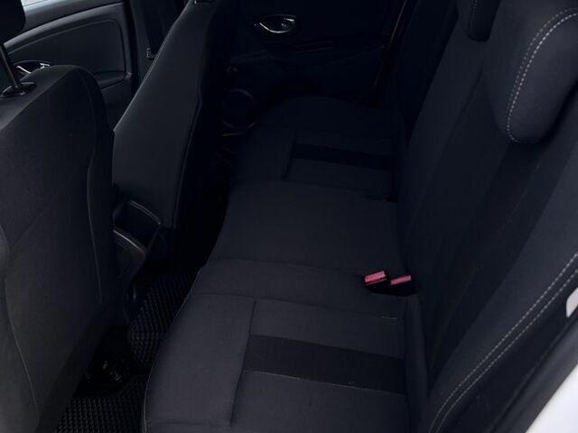 Білий Рено Меган, об'ємом двигуна 1.5 л та пробігом 310 тис. км за 7700 $, фото 7 на Automoto.ua