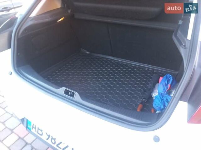 Белый Рено Меган, объемом двигателя 1.46 л и пробегом 208 тыс. км за 9500 $, фото 3 на Automoto.ua