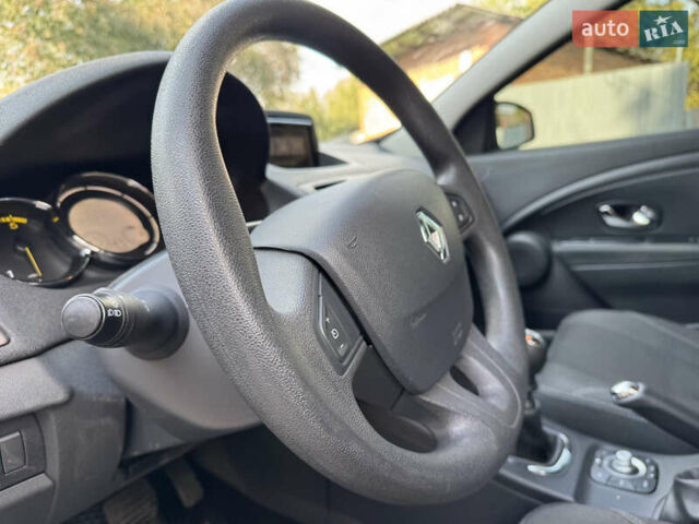 Білий Рено Меган, об'ємом двигуна 1.46 л та пробігом 158 тис. км за 8400 $, фото 15 на Automoto.ua