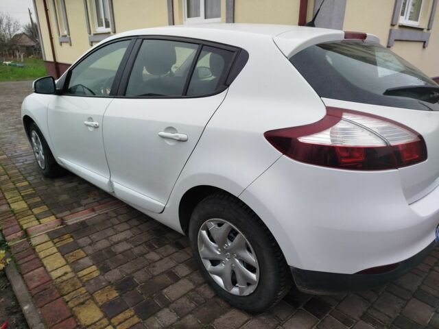 Белый Рено Меган, объемом двигателя 1.5 л и пробегом 3 тыс. км за 7700 $, фото 3 на Automoto.ua