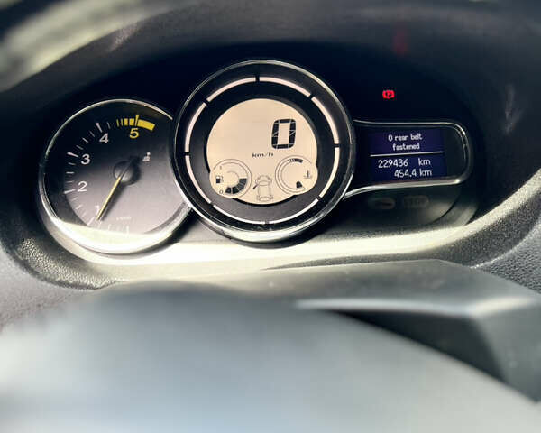 Білий Рено Меган, об'ємом двигуна 1.46 л та пробігом 230 тис. км за 8600 $, фото 14 на Automoto.ua