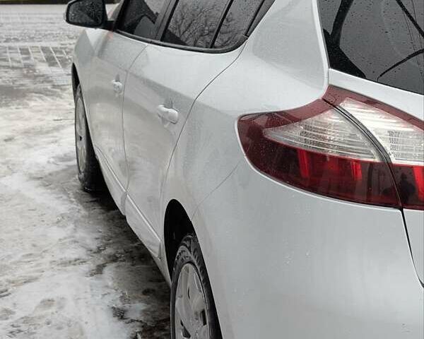 Білий Рено Меган, об'ємом двигуна 1.5 л та пробігом 248 тис. км за 7500 $, фото 7 на Automoto.ua