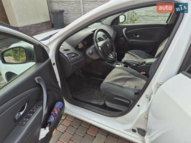 Белый Рено Меган, объемом двигателя 1.46 л и пробегом 203 тыс. км за 9500 $, фото 11 на Automoto.ua