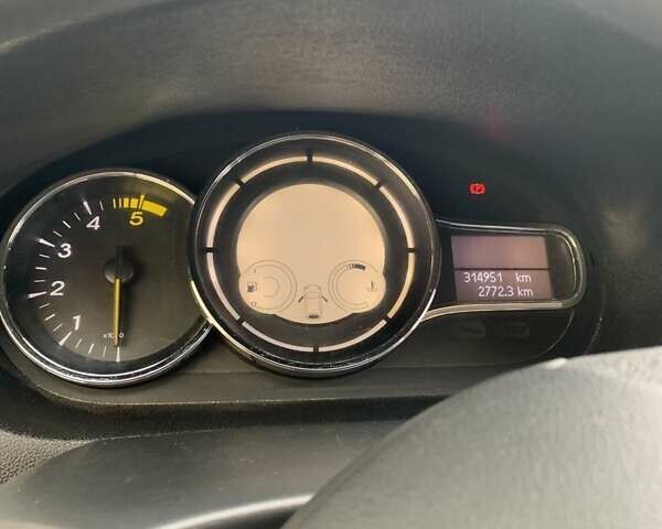 Белый Рено Меган, объемом двигателя 1.5 л и пробегом 314 тыс. км за 7700 $, фото 2 на Automoto.ua