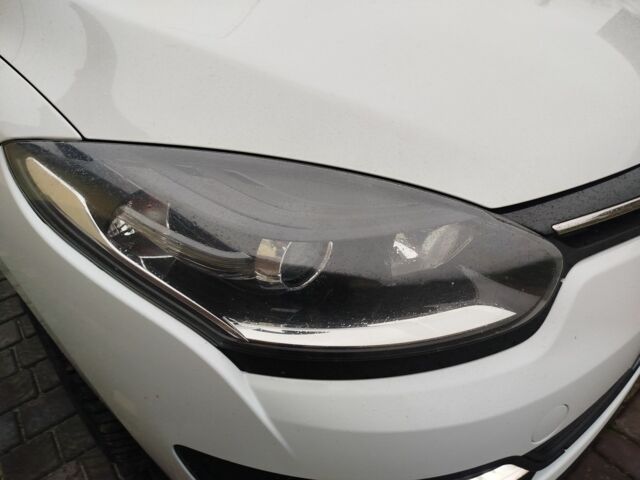 Белый Рено Меган, объемом двигателя 1.5 л и пробегом 3 тыс. км за 7700 $, фото 1 на Automoto.ua