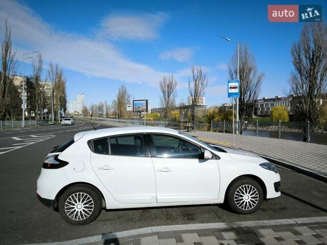 Белый Рено Меган, объемом двигателя 1.46 л и пробегом 161 тыс. км за 9000 $, фото 8 на Automoto.ua