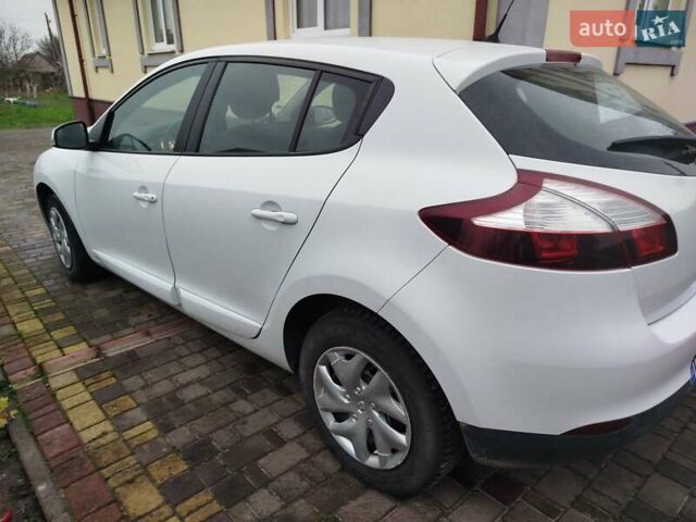 Белый Рено Меган, объемом двигателя 1.5 л и пробегом 314 тыс. км за 7700 $, фото 8 на Automoto.ua