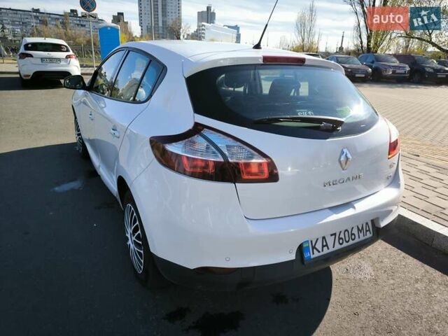 Белый Рено Меган, объемом двигателя 1.46 л и пробегом 161 тыс. км за 9000 $, фото 43 на Automoto.ua