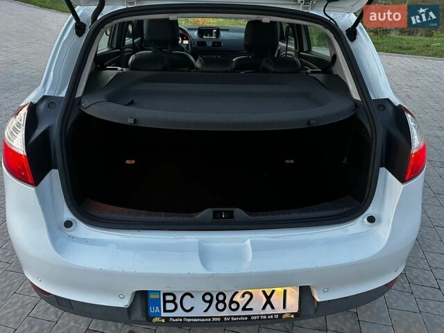 Белый Рено Меган, объемом двигателя 1.5 л и пробегом 166 тыс. км за 8200 $, фото 10 на Automoto.ua