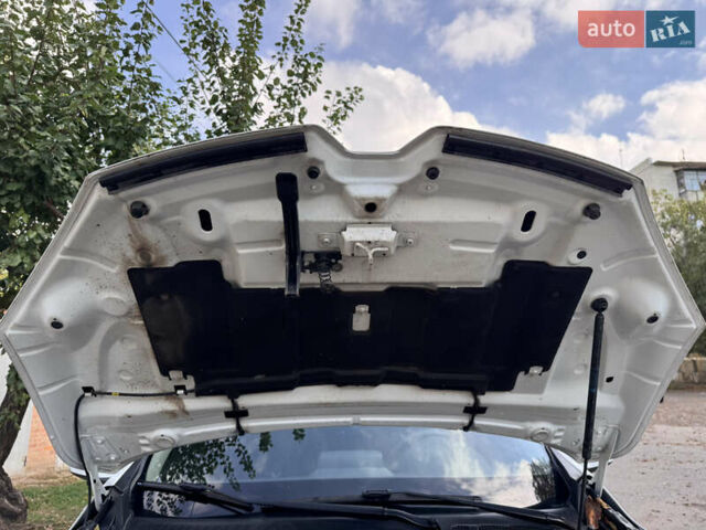 Білий Рено Меган, об'ємом двигуна 1.46 л та пробігом 158 тис. км за 8400 $, фото 51 на Automoto.ua