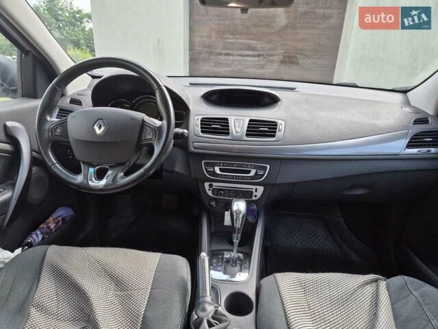 Белый Рено Меган, объемом двигателя 1.46 л и пробегом 203 тыс. км за 9500 $, фото 14 на Automoto.ua