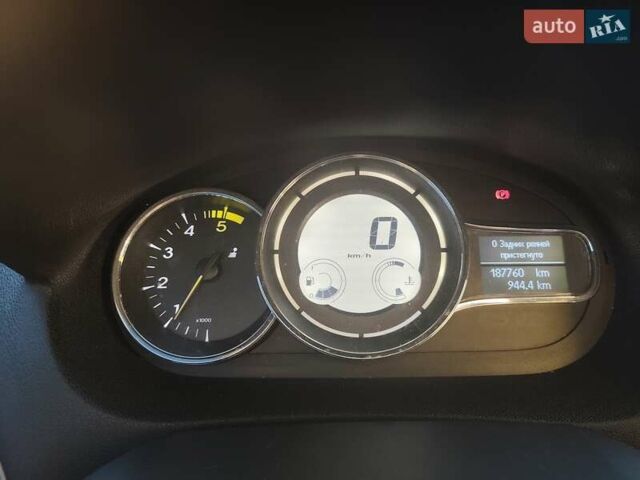 Білий Рено Меган, об'ємом двигуна 1.46 л та пробігом 188 тис. км за 9600 $, фото 16 на Automoto.ua